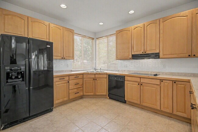 Building Photo - 11081 Independence Cir W