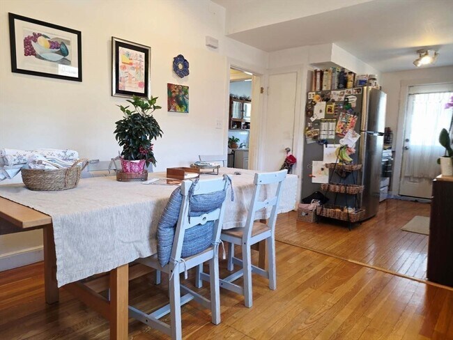 Building Photo - 70 Beaconwood Rd