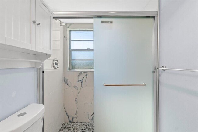 Building Photo - 417 Mansfield I