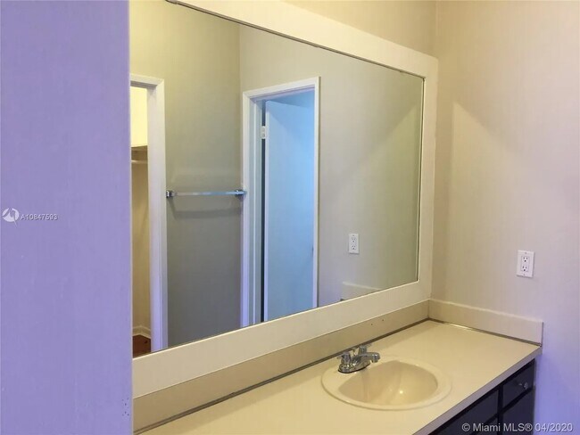 Master bedroom on the second floor - 9195 Fontainebleau Blvd