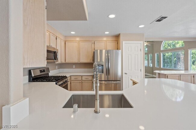 Building Photo - 1817 Tropical Breeze Dr