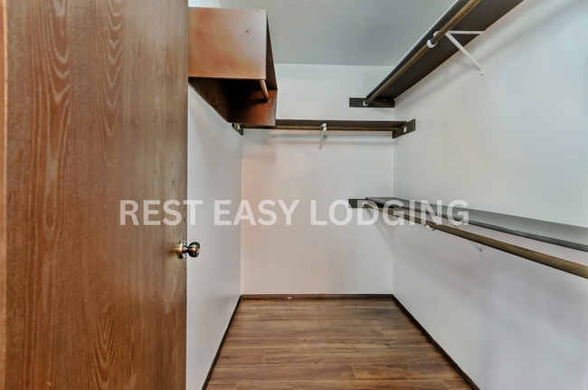 Building Photo - 2210 27th Ave SE