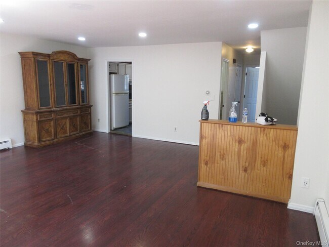 Building Photo - 108 Coolidge St