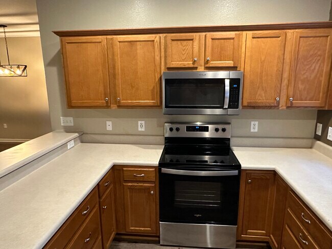 Building Photo - 22 Sir Lancelot Way