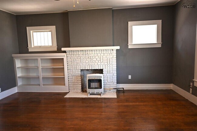 Building Photo - 1705 Pearl Ave