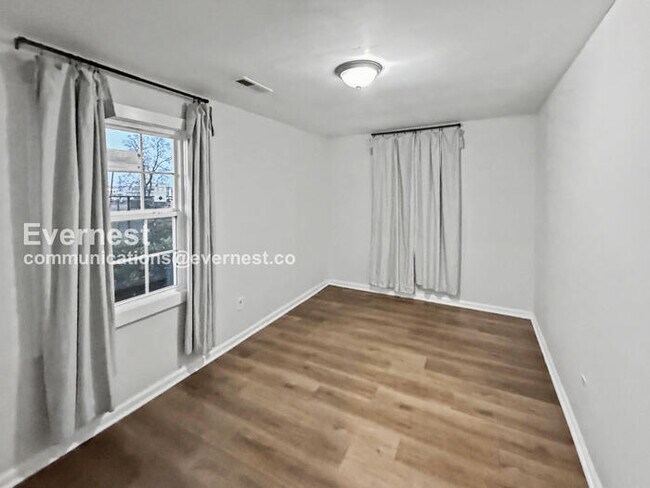 Building Photo - 908 37th St N