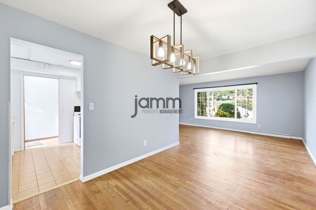 Building Photo - 8983 Highland Dr