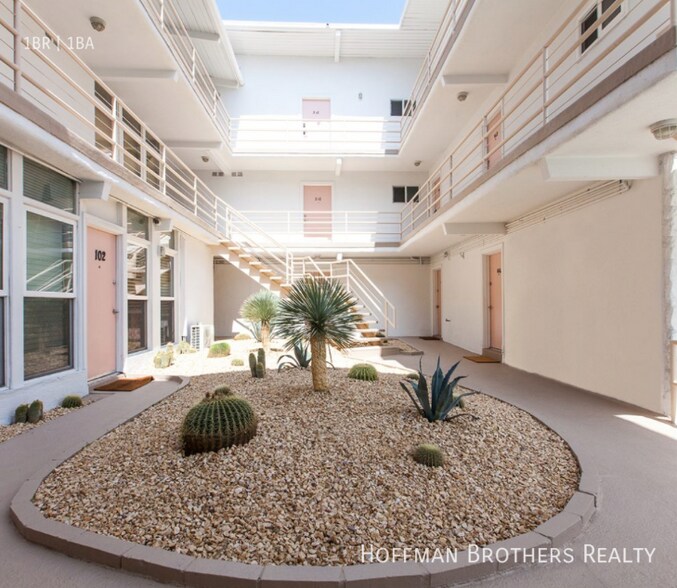 Building Photo - 6871 Franklin Ave