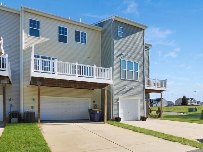 Building Photo - 23363 Marview Ct