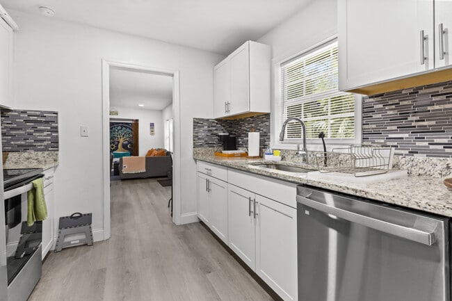 Building Photo - 2614 NW 8th St