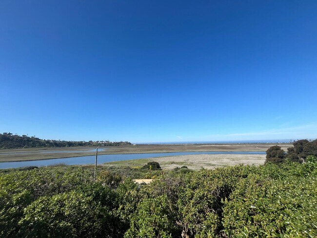 Building Photo - 2556 Ocean Cove Dr
