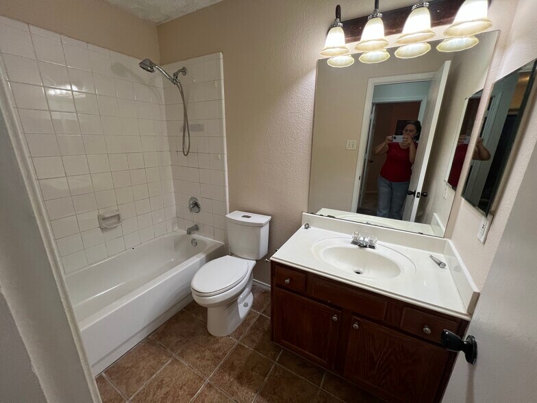 Building Photo - 5519 Laysan Ct