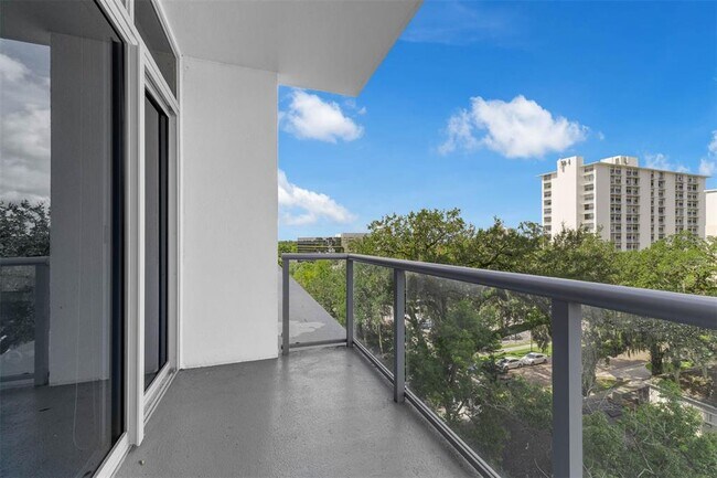 Building Photo - 260 S Osceola Ave