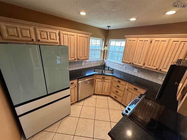 Building Photo - 5312 Pebblestone Dr