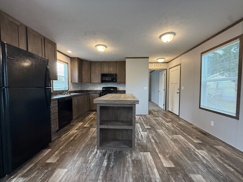 Building Photo - 11987 Springbrook Ct