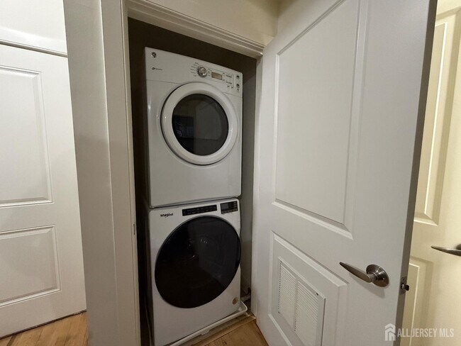 Building Photo - 40 John F. Kennedy Blvd