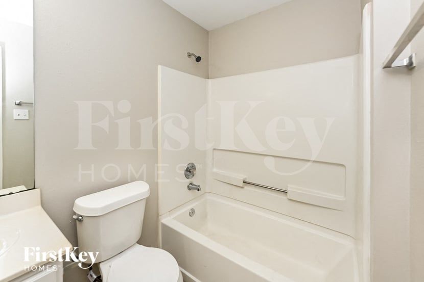 Building Photo - 7234 River Pines Dr