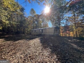 Building Photo - 833 Garrison Rd