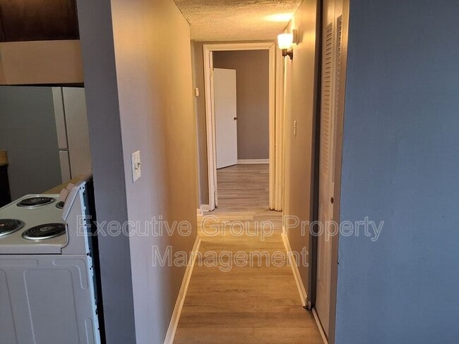 Building Photo - 345-14 ELMWOOD DRIVE