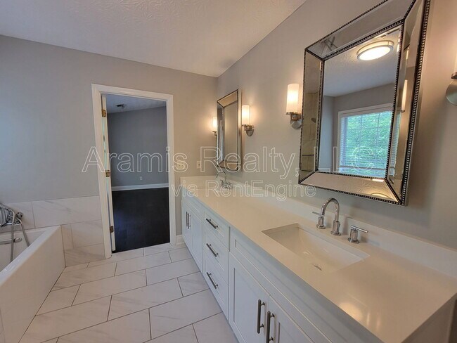 Building Photo - 110 Anclote Ct