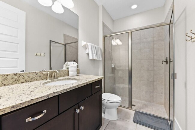 Building Photo - 350 Lasso Dr