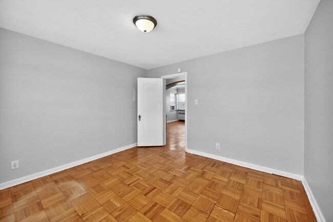 Building Photo - 2802 Digby Ave