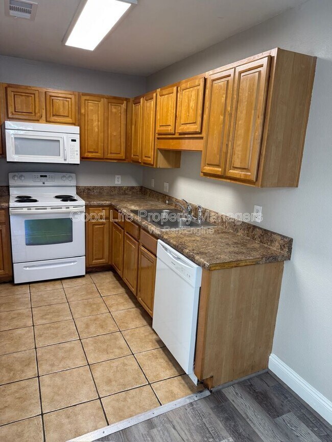 Building Photo - 8440 Chisholm Rd