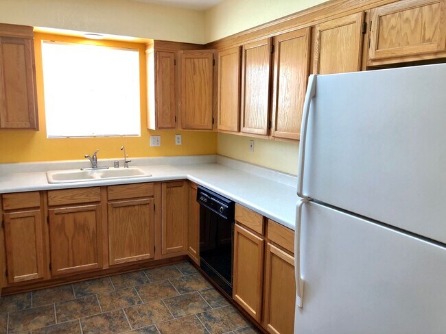 Building Photo - Great 3 Bedroom, 2 Bathroom Home in Quiet Neighborhood!