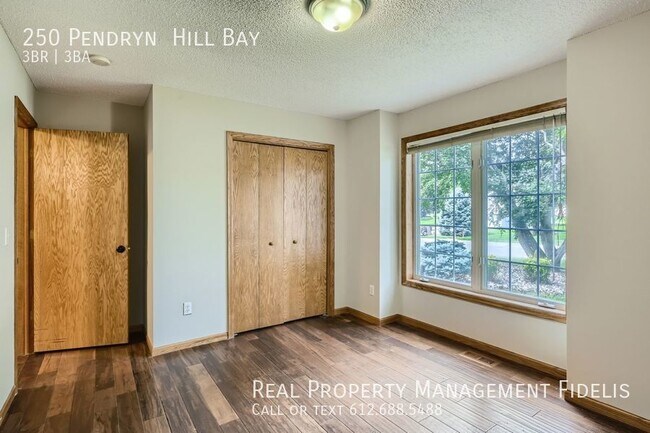 Building Photo - Fantastic 3 Bed, 3 Bath Home in Woodbury. ...