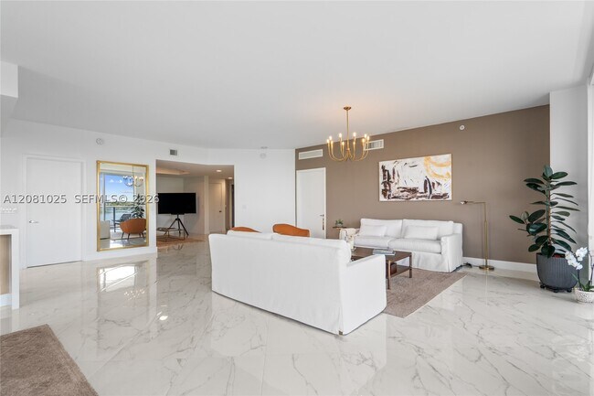 Building Photo - 17111 Biscayne Blvd