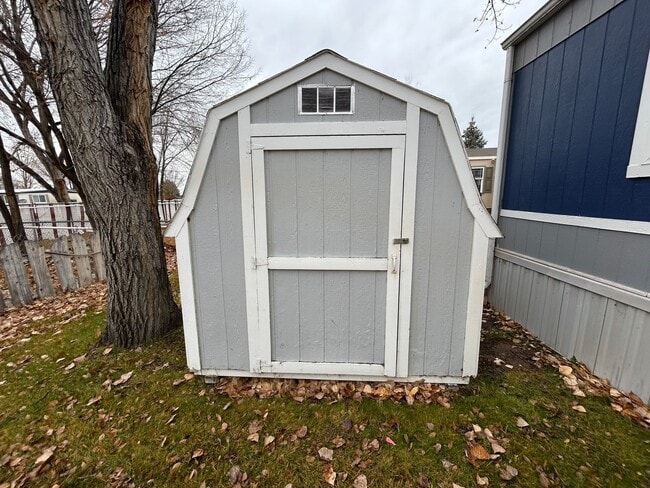 Building Photo - 123 Opal Dr