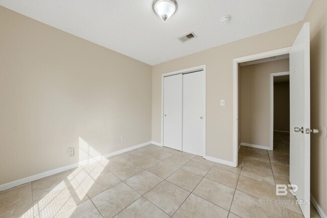 Building Photo - 6413 Schoel Ln