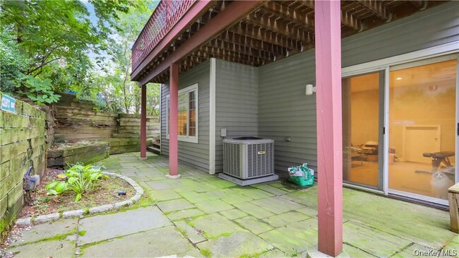 Building Photo - 4 Pinewood Cir