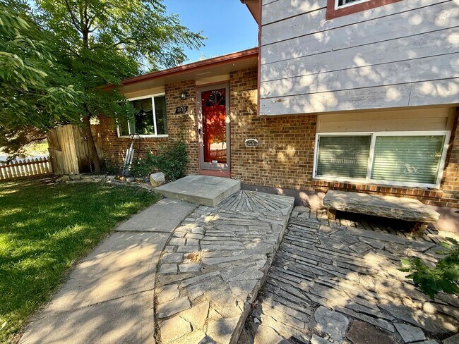 Building Photo - 2136 Springfield Ct