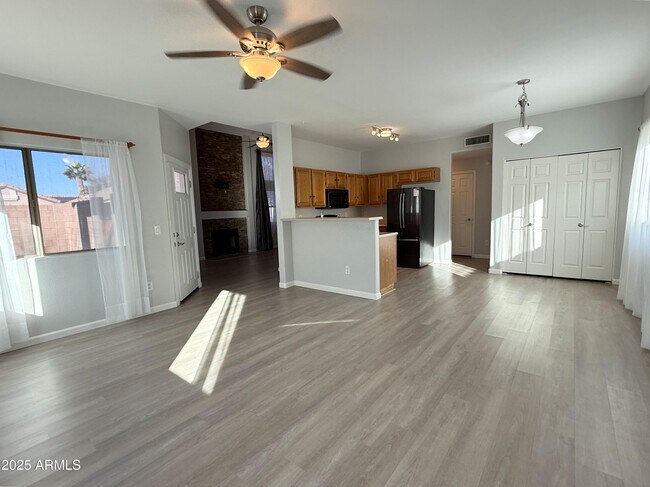 Building Photo - 13874 N 91st Dr