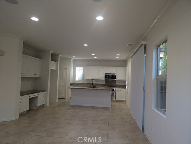 Building Photo - 45 Latitude