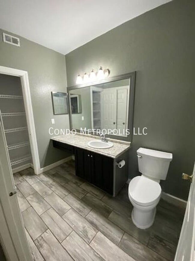 Building Photo - 2668 Robert Trent Jones Dr