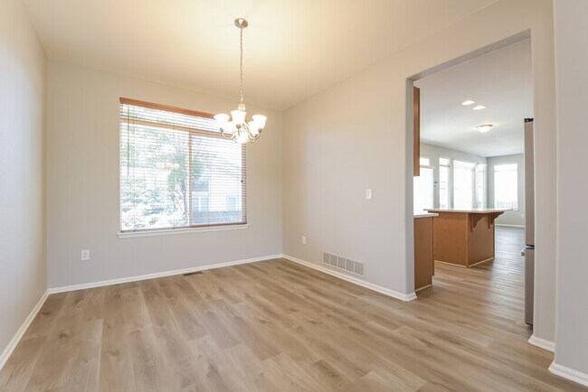 Building Photo - 549 S 17th Ave