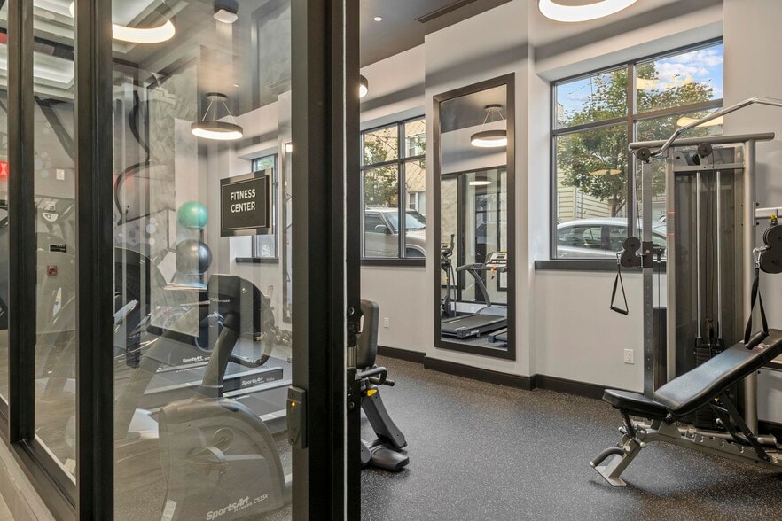 Building Photo - 121 34th St