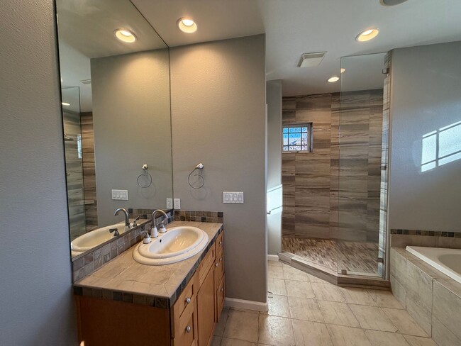 Building Photo - 1199 Manzanita Ln