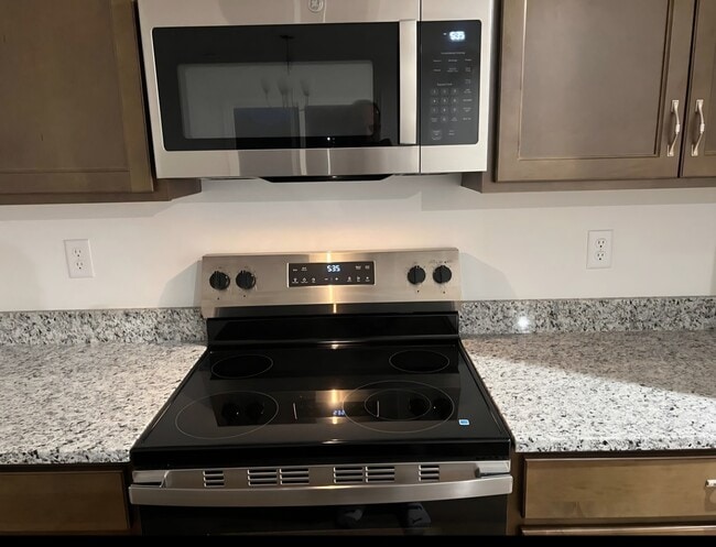 Building Photo - 3353 Sunbeam Pl