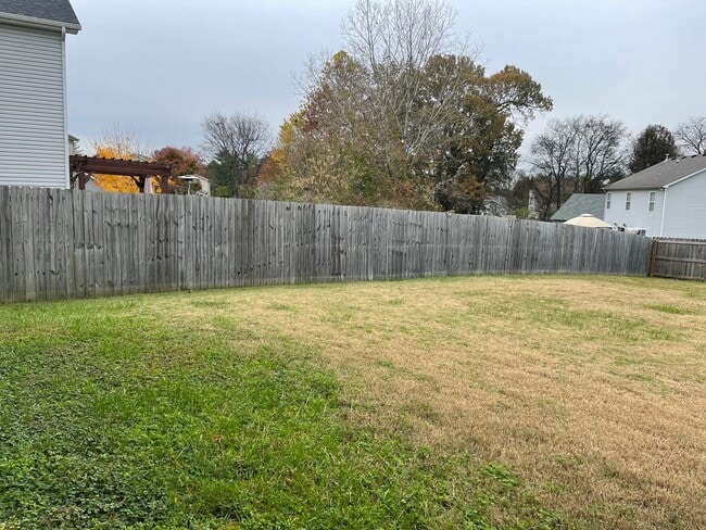Building Photo - 3 Bed 2.5 Bath Nashville Opry Mills Area F...