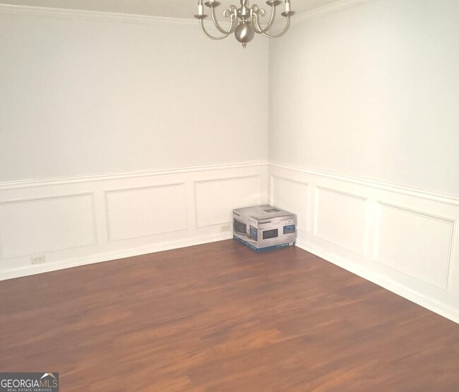 Building Photo - 1821 Roble Dr