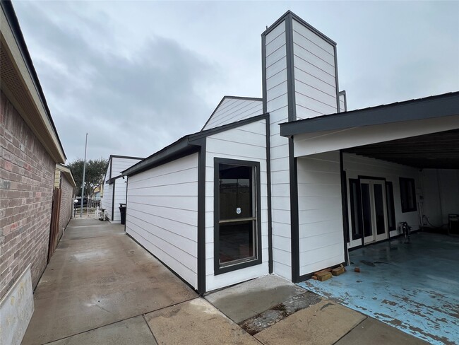 Building Photo - 10719 Bellfair Dr