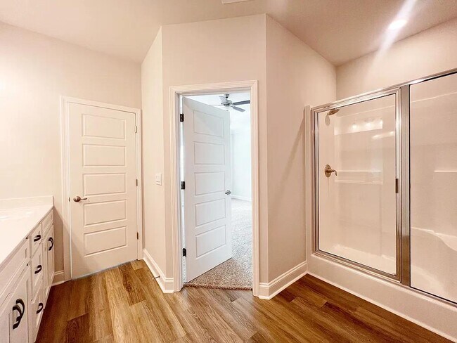 Building Photo - 335 Cypress Holw Trl