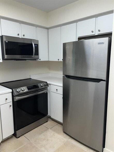 Kitchen - 2350 NW 27th St