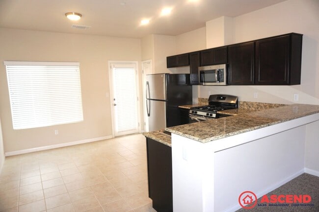 Building Photo - Charming Southwest Home!