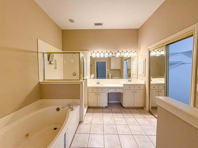 Building Photo - 8902 Bayshore Ln