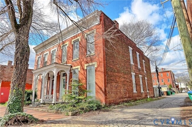 Primary Photo - 108 N Harrison St