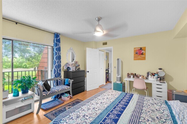 Building Photo - 751 NW 99th Cir